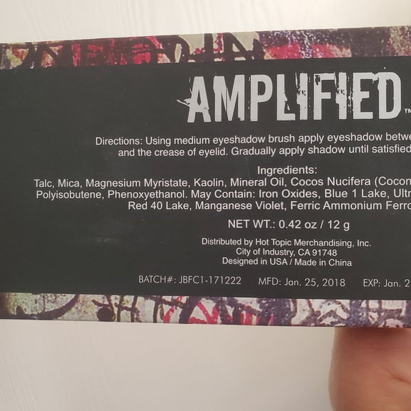 NWT Manic Panic Amplified Eyeshadow Palette. - Picture 11 of 15